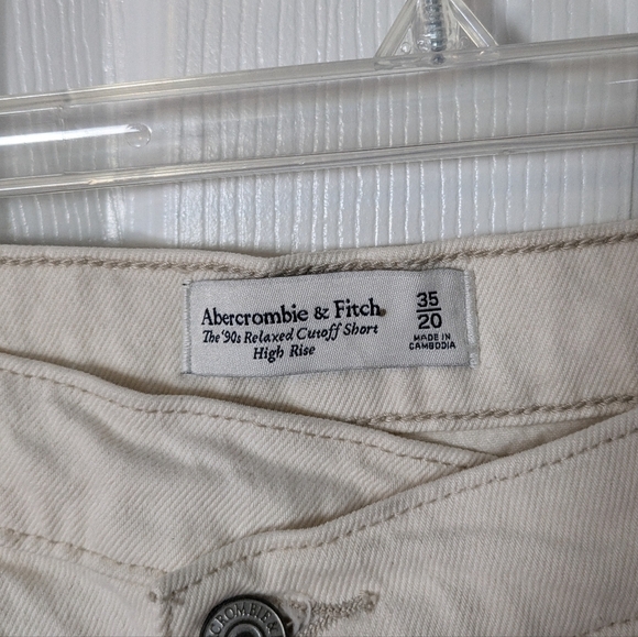 NWT Abercrombie & Fitch The 90s Relaxed‎ Cutoff Short in Cream Size 35 Waist - Picture 3 of 9